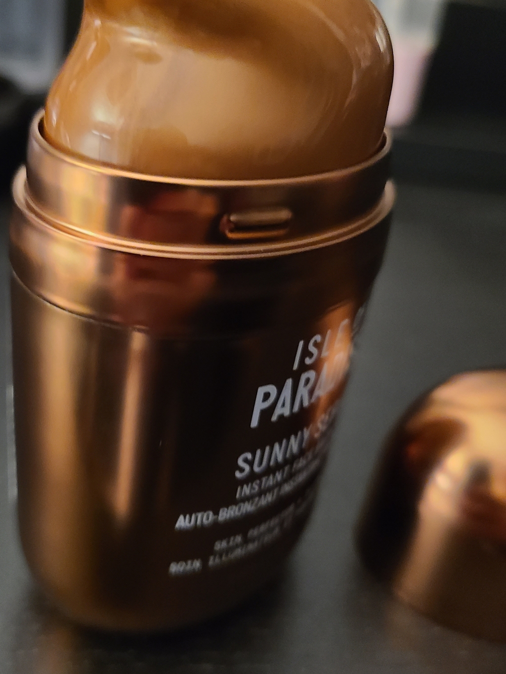 Isle of Paradise Sunny Serum Instant Face Bronzer - Picture 2 of 3
